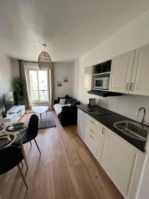 La Maison Cosy Paris Centre - Metro - Wifi Ле-Кремлен-Бісетр Екстер'єр фото